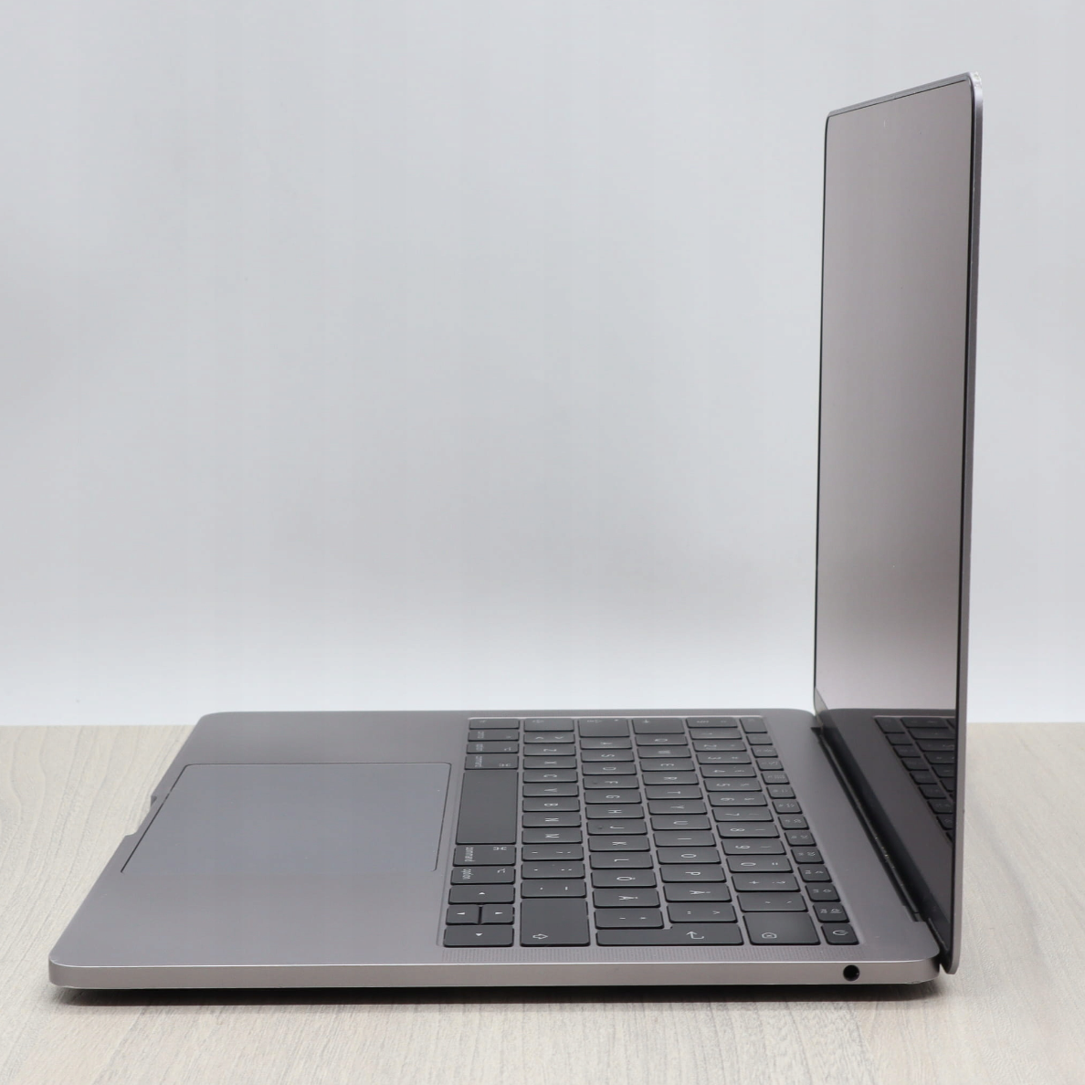 SALE: MacBook Pro A1708 (2.3 Ghz) 13.3-Inch | Intel i5, 16GB RAM, 512GB SSD, 1.5GB Graphic | Special Discounted Price | Mac4U Dubai, UAE